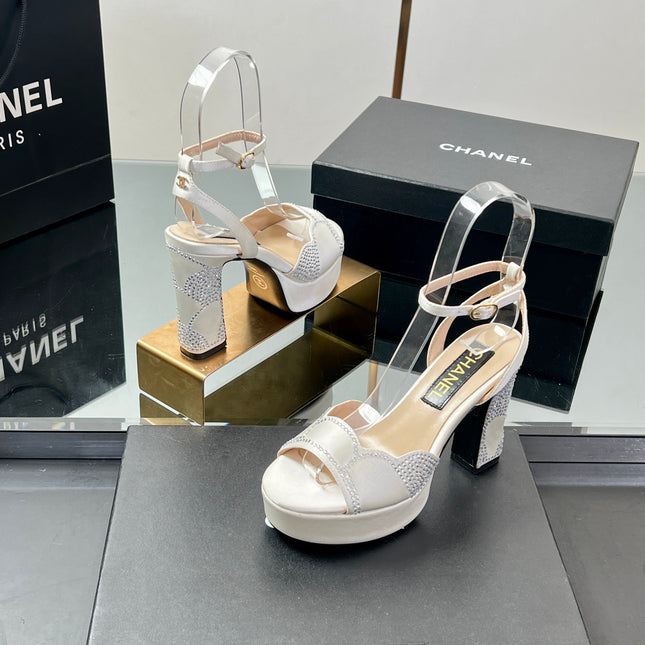 HIGH HEELS SANDAL 90 MM IN WHITE CALFSKIN AND STONE