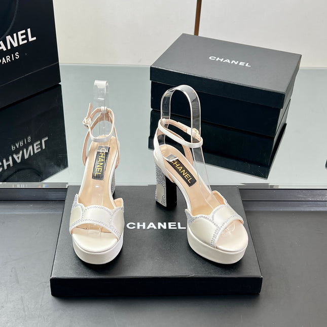 HIGH HEELS SANDAL 90 MM IN WHITE CALFSKIN AND STONE