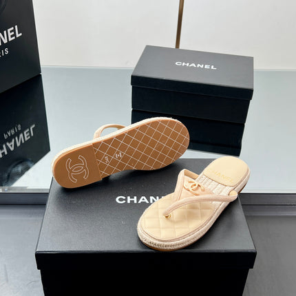 FLIP-FLOPS IN BEIGE LAMBSKIN WITH RAFFIA