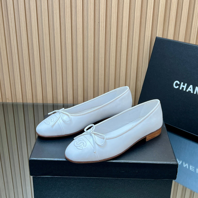 CHANEL 25S BALLET FLATS 20MM IN WHITE CALFSKIN WITH BOW