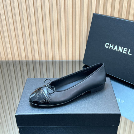 CHANEL 25S BALLET FLATS 20MM IN BLACK CALFSKIN GLOSSY TOE WITH BOW
