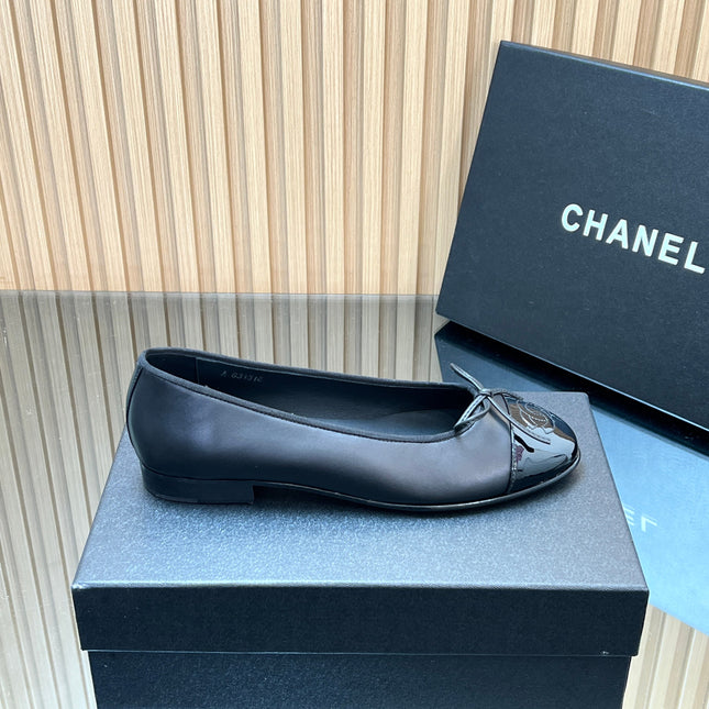 CHANEL 25S BALLET FLATS 20MM IN BLACK CALFSKIN GLOSSY TOE WITH BOW