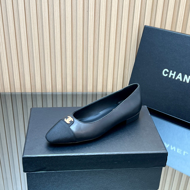 CHANEL 25S BALLET FLATS LOGO IN BLACK CALFSKIN AND CANVAS GOLD HARDWRE