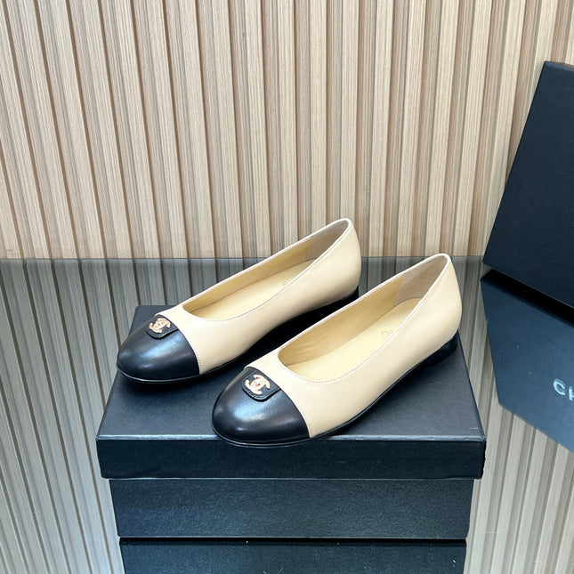 CHANEL 25S BALLET FLATS IN BEIGE AND BLACK LAMBSKIN GOLD HARDWRE