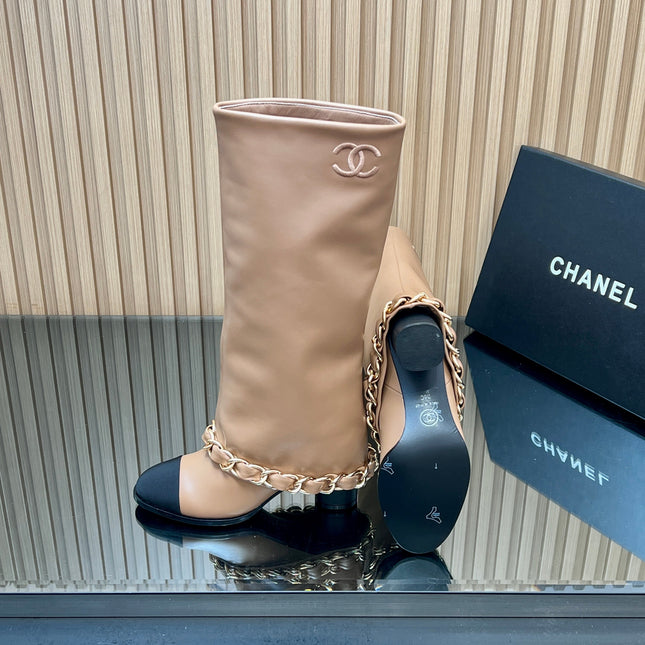 CHANEL 25S KNEE-HIGH HEELED BOOTS 65MM IN BEIGE CALFSKIN GOLD HARDWRE