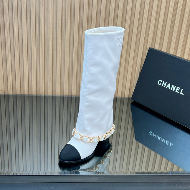 CHANEL 25S KNEE-HIGH HEELED BOOTS 65MM IN WHITE CALFSKIN GOLD HARDWRE