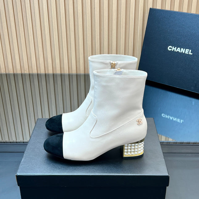 CHANEL 25S TALL BOOTS WITH PEARL DETAILS 50MM IN WHITE CALFSKIN AND BLACK SUEDE