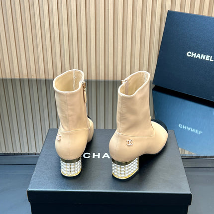 CHANEL 25S TALL BOOTS WITH PEARL DETAILS 50MM IN BEIGE CALFSKIN AND BLACK SUEDE