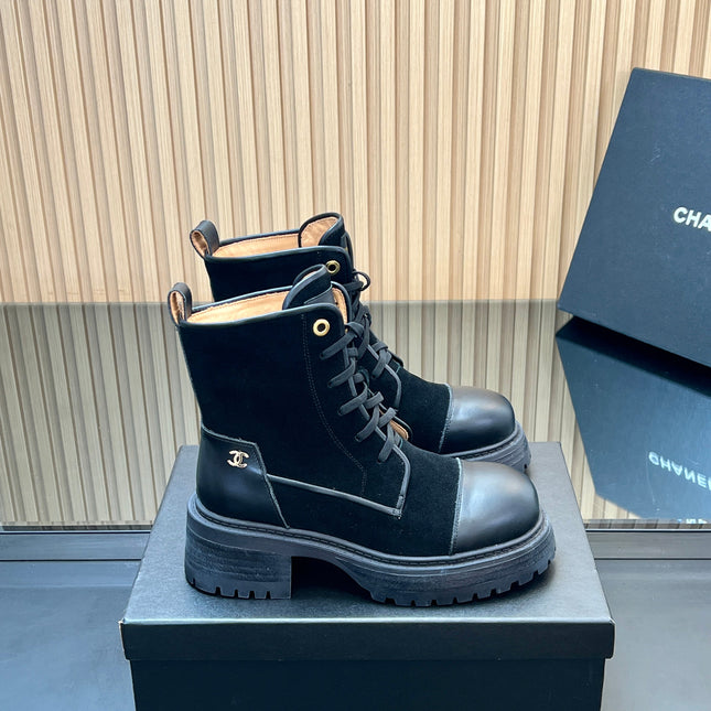 CHANEL 25S LACE-UP ANKLE BOOTS IN BLACK SUEDE AND CALFSKIN