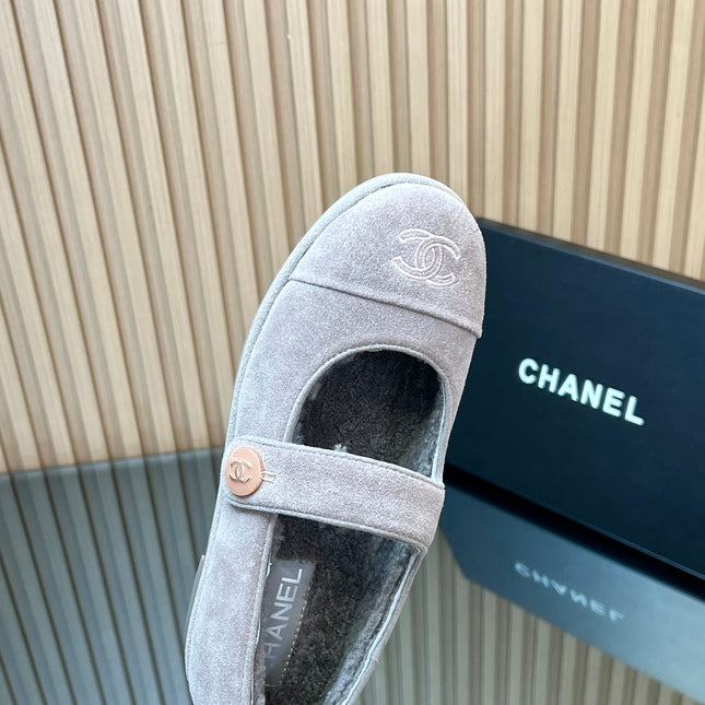 CHANEL 25S FURRY MARY JANE SHOES IN LIGHT PURPLE SUEDE