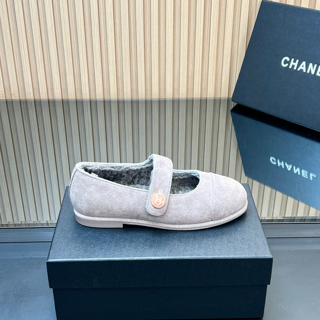 CHANEL 25S FURRY MARY JANE SHOES IN LIGHT PURPLE SUEDE
