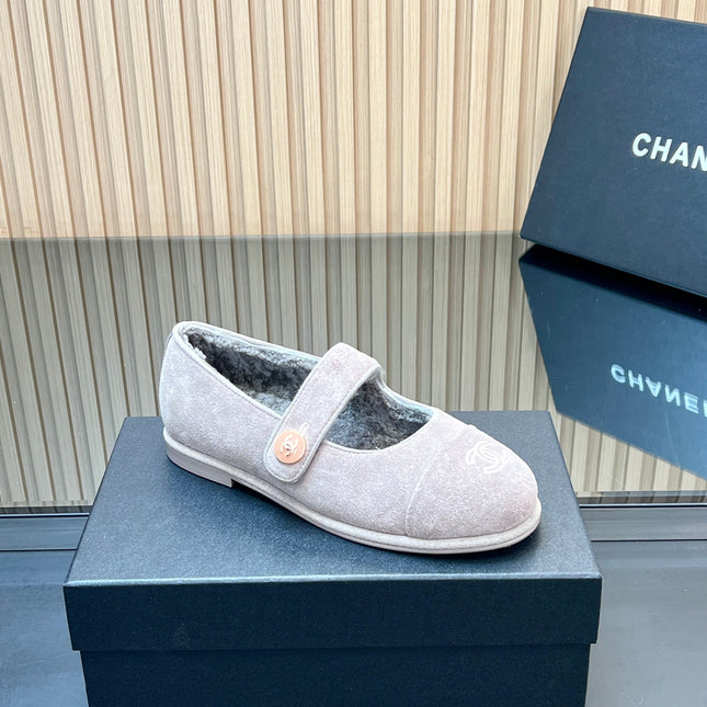 CHANEL 25S FURRY MARY JANE SHOES IN LIGHT PURPLE SUEDE