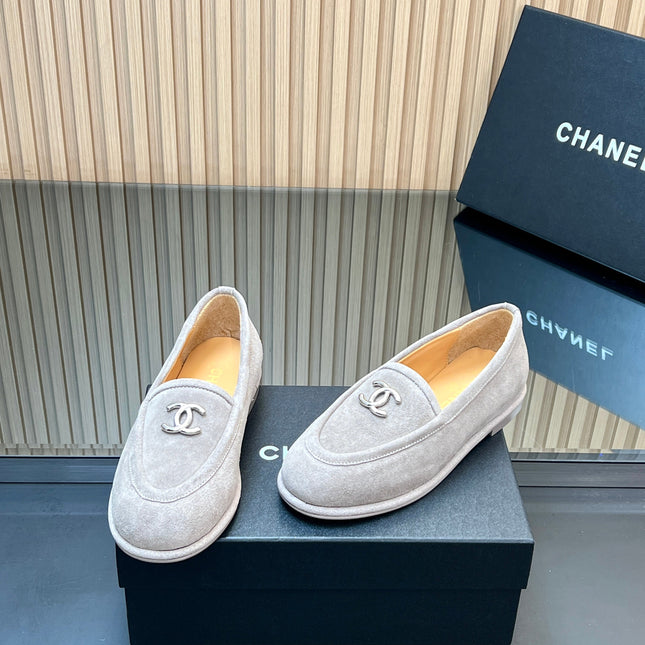 CHANEL 25S TEDDY LOAFER 15MM IN LIGHT GRAY SUEDE SILVER HARDWRE