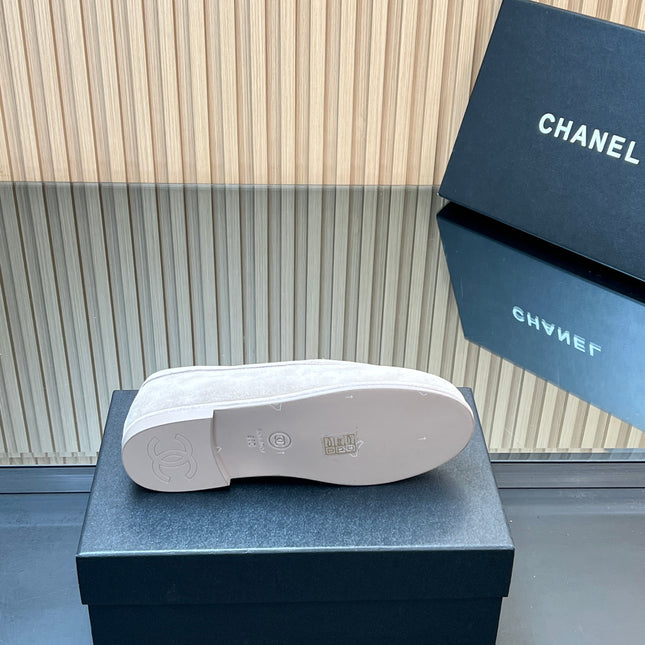 CHANEL 25S TEDDY LOAFER 15MM IN LIGHT GRAY SUEDE SILVER HARDWRE