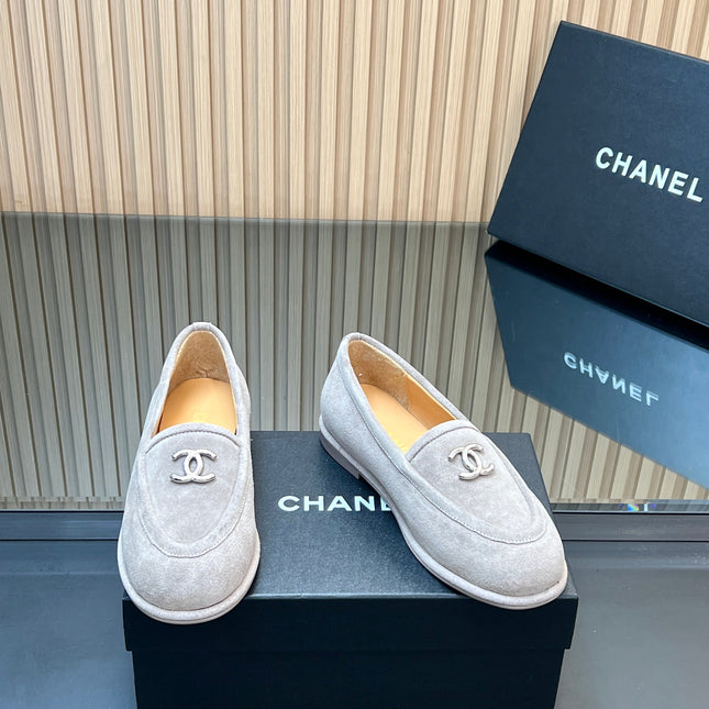 CHANEL 25S TEDDY LOAFER 15MM IN LIGHT GRAY SUEDE SILVER HARDWRE