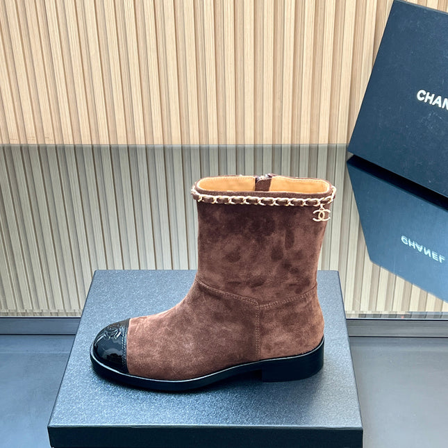 CHANEL 25S SHORT BOOTS WITH CHAIN IN DARK BROWN SUEDE