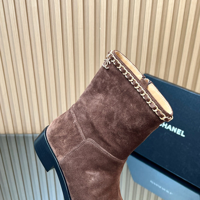 CHANEL 25S SHORT BOOTS WITH CHAIN IN DARK BROWN SUEDE