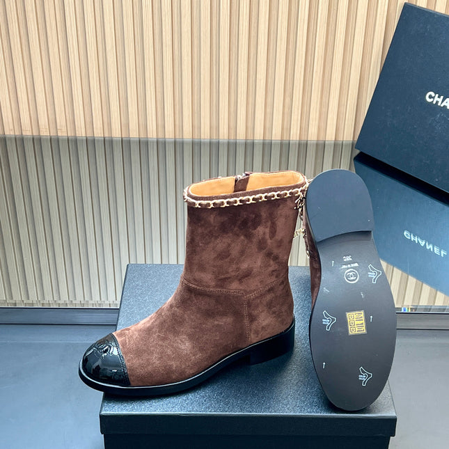 CHANEL 25S SHORT BOOTS WITH CHAIN IN DARK BROWN SUEDE