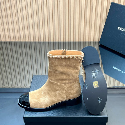 CHANEL 25S SHORT BOOTS WITH CHAIN IN LIGHT BROWN SUEDE