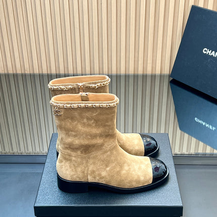 CHANEL 25S SHORT BOOTS WITH CHAIN IN LIGHT BROWN SUEDE