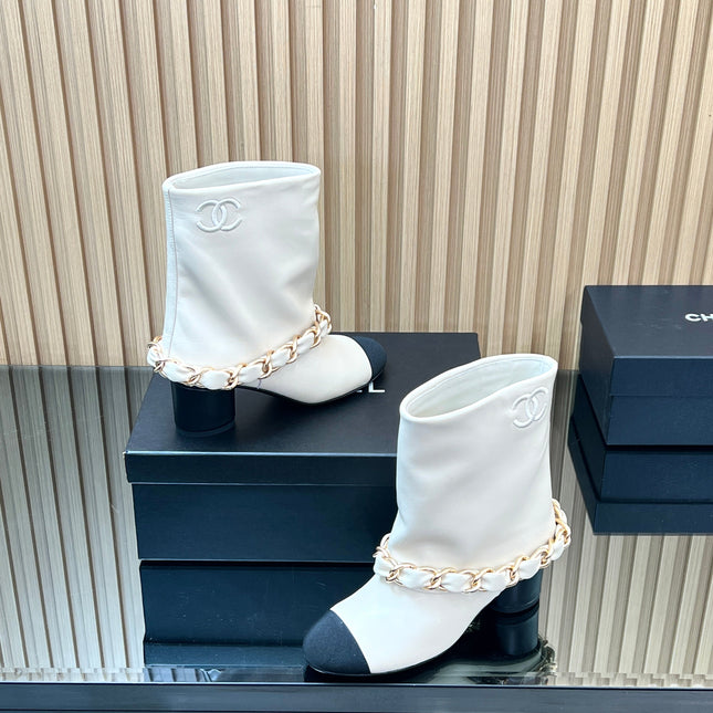 CHANEL 25S LOW BOOTS 65MM IN WHITE CALFSKIN GOLD HARDWRE