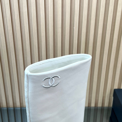 CHANEL 25S HIGH BOOTS 65MM IN WHITE CALFSKIN GOLD HARDWRE