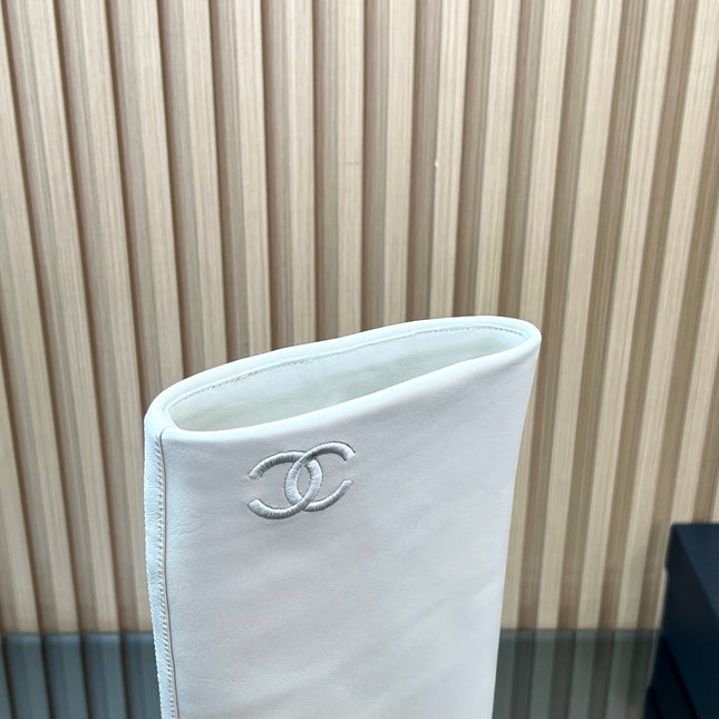 CHANEL 25S HIGH BOOTS 65MM IN WHITE CALFSKIN GOLD HARDWRE