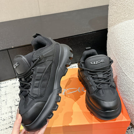 SNEAKER IN BLACK CALFSKIN AND BREATHABLE MESH 175308