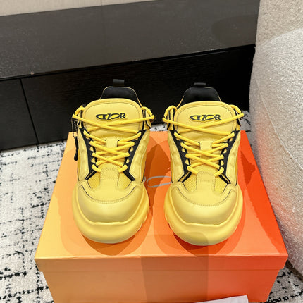 SNEAKER IN LEMON YELLOW CALFSKIN AND BREATHABLE MESH 175309