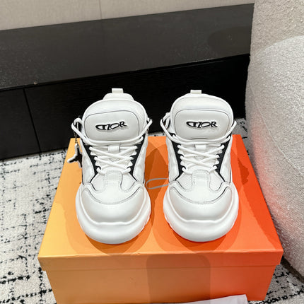 SNEAKER IN WHITE CALFSKIN AND BREATHABLE MESH 175310