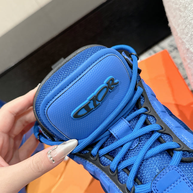 SNEAKER IN COBALT BLUE CALFSKIN AND BREATHABLE MESH 175311