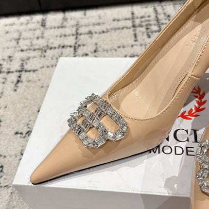 POINTED HIGH PUMPS IN LUXE BEIGE PATENT CALFSKIN WITH CRYSTAL BUCKLE