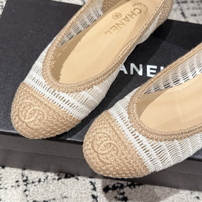 BALLET FLAT 25S IN OFF WHITE AND BEIGE RAFFIA