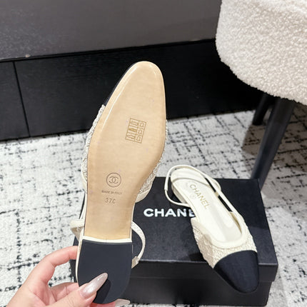 SLINGBACK 25S IN OFF WHITE AND BLACK FABRIC