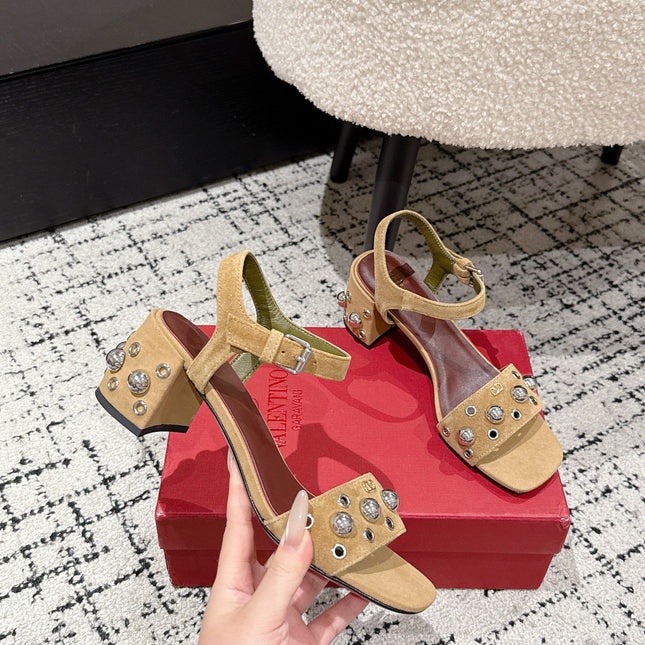 VLTN STUDDED BLOCK HEEL SANDALS 25S 60 MM IN LIGHT BROWN SUEDE