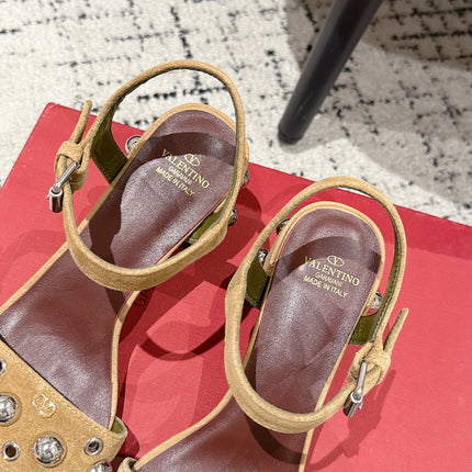 VLTN STUDDED BLOCK HEEL SANDALS 25S 60 MM IN LIGHT BROWN SUEDE