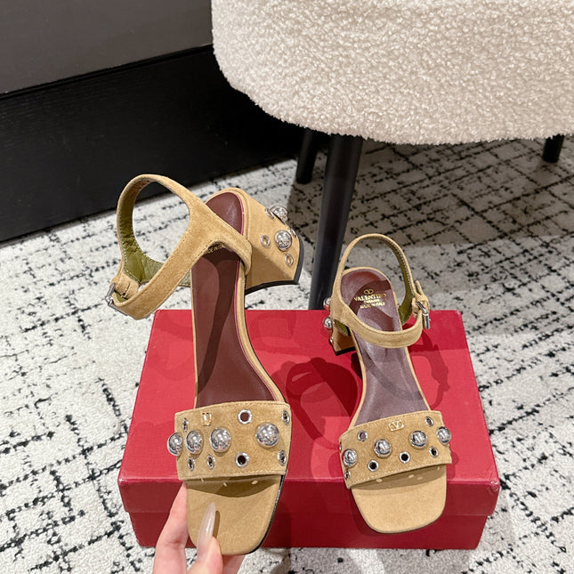 VLTN STUDDED BLOCK HEEL SANDALS 25S 60 MM IN LIGHT BROWN SUEDE