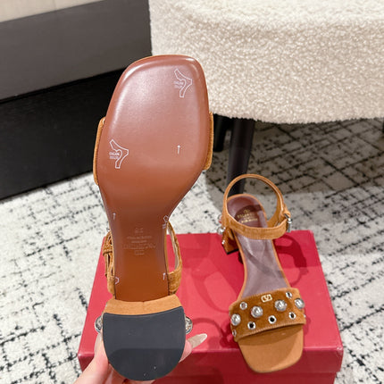 VLTN STUDDED BLOCK HEEL SANDALS 25S 60 MM IN BROWN SUEDE