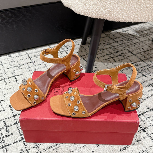 VLTN STUDDED BLOCK HEEL SANDALS 25S 60 MM IN BROWN SUEDE