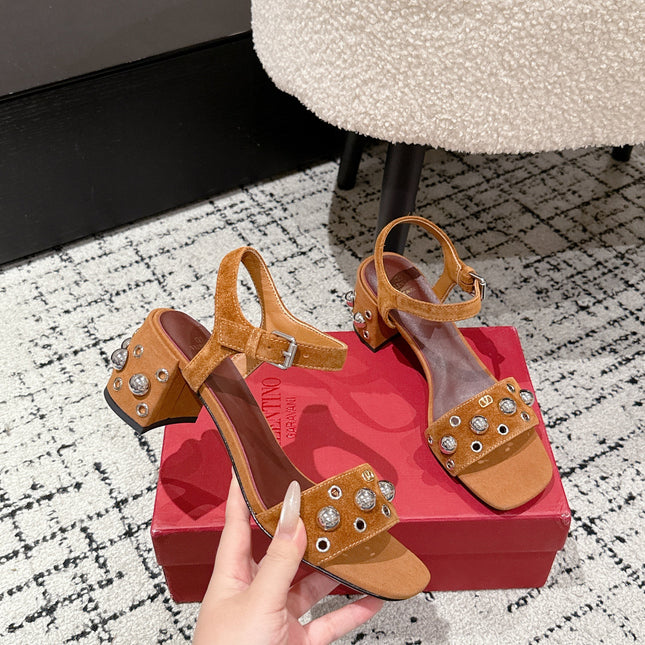 VLTN STUDDED BLOCK HEEL SANDALS 25S 60 MM IN BROWN SUEDE
