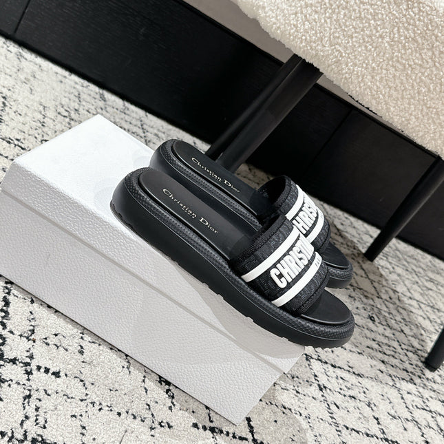 DIOR SLIDES 25S IN BLACK LAMBSKIN AND FABIRC WITH BRAND LOGO STYLE 1