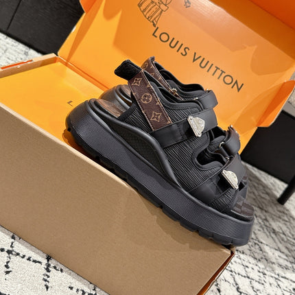 LV WEDGE SANDALS 25S 55 MM IN BLACK CALFSKIN