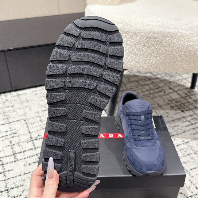PRADA 25S MEN SNEAKERS LOGO IN NAVY BLUE NUBUCK AND CANVAS