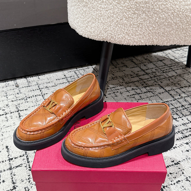 VLTN LOAFER 25S IN BROWN CALFSKIN WITH GOLD HARDWARE