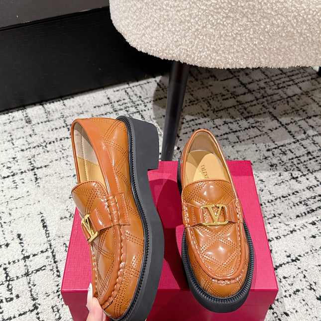 VLTN LOAFER 25S IN BROWN CALFSKIN WITH GOLD HARDWARE