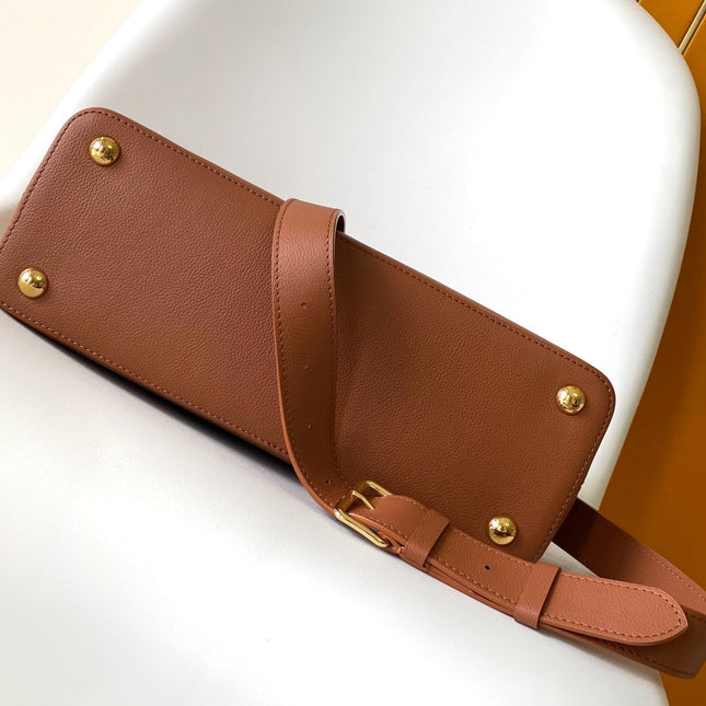 CAPUCINES 33 IN COGNAC CALFSKIN GOLD HARDWARE