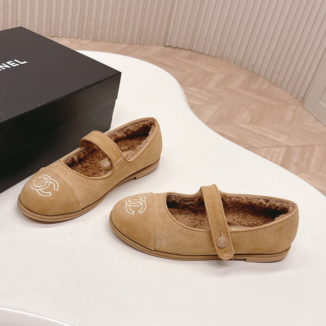CHANEL FLAT MARY JANE SHOES 25S IN WARM BEIGE VELVET