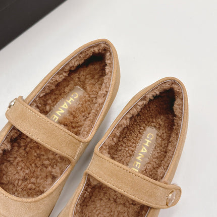 CHANEL FLAT MARY JANE SHOES 25S IN WARM BEIGE VELVET