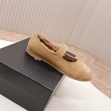 CHANEL FLAT MARY JANE SHOES 25S IN WARM BEIGE VELVET