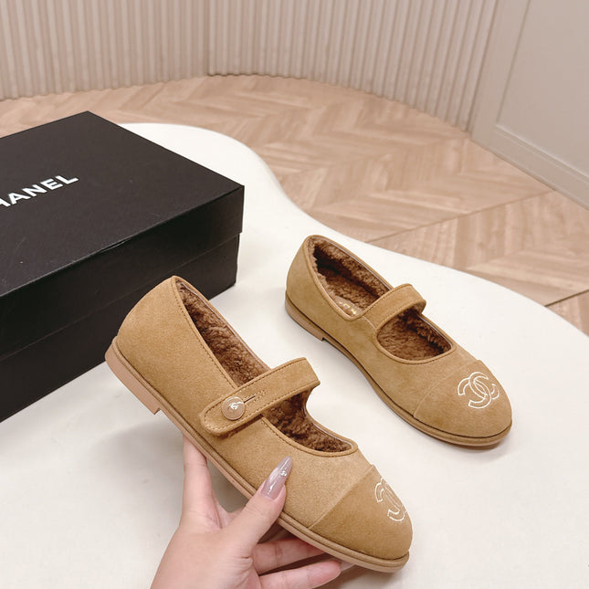 CHANEL FLAT MARY JANE SHOES 25S IN WARM BEIGE VELVET